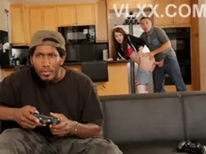 Em đồng nghiệp sống bẩn muốn bịt miệng tôi bằng cách cho tôi địt