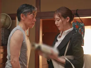 Con gái phục vụ cho chủ nợ giúp má chi trả khoản nợ nhà