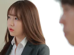 Gái nga đít bự lần đầu đi đóng sex nên hơi ngại