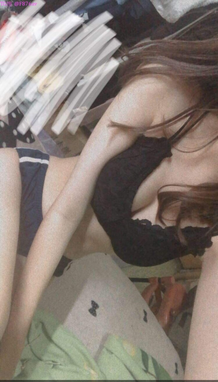 Tối nay, cô gái trường JK phong cách học đường trong sáng có đôi chân dài 170cm, ngọt ngào và ngoan ngoãn, thiết bị siêu rõ nét đã bí mật quay cảnh cô ấy thở hổn hển và rên rỉ, và cô ấy quyến rũ đến mức bạn không thể bỏ lỡ