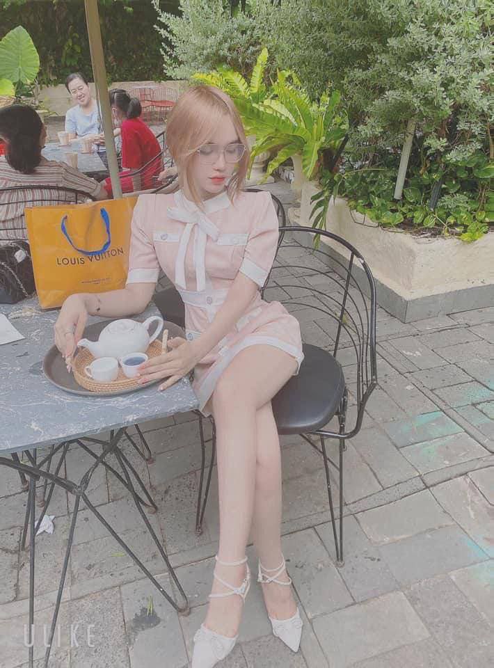 Con trai vừa đi công việc thì bố Người chồng đã đè vợ sắp cưới của con trai ra địt